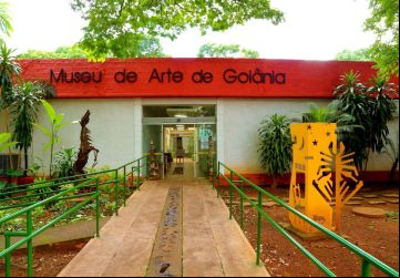 GoiâniaTur realiza roteiro temático sobre mulheres que marcaram a história da capital. Caminhada inicia no Museu de Arte de Goiânia (MAG).