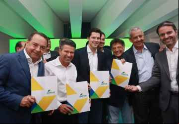  Daniel Vilela assina ordem de serviço para construção de casas a custo zero em 64 municípios goianos e beneficiará mais de 3 mil famílias. Dentre os municipios contemplados está Catalão e Mineiros nesta etapa