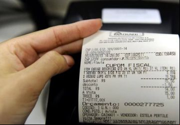 Ao se inscrever no Nota Goiana, consumidor garante automaticamente um bilhete eletrônico para o sorteio do mês