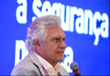 Ronaldo Caiado fala durante evento em Salvador, na Bahia, sobre os avanços conquistados na área de Segurança Pública em Goiás na sua gestão