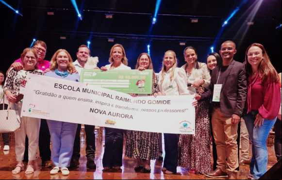 Nova Aurora é premiada entre as melhores escolas de Goiás no Prêmio Leia 2025